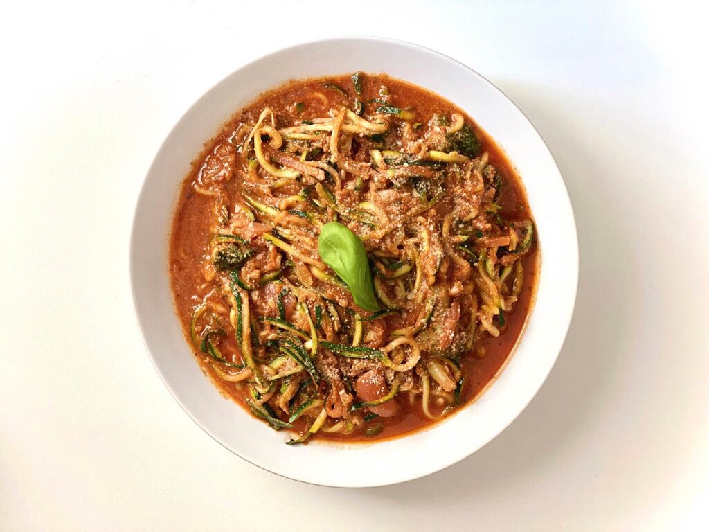 Low-carb tomato courgetti recipe