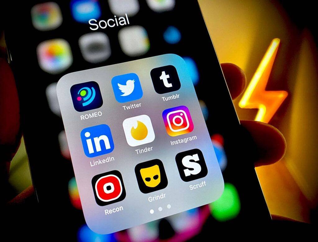 Social Media & Hook-up Apps